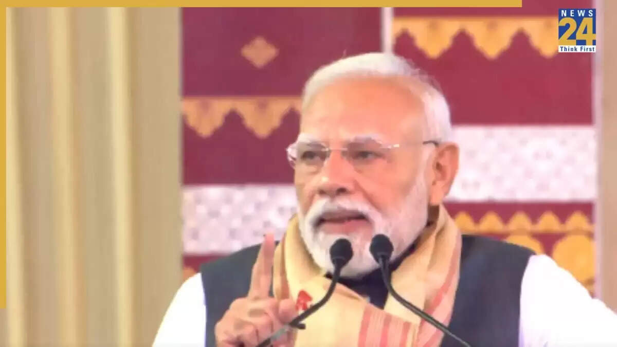 पीएम मोदी का असम दौरा: योजनाओं का शिलान्यास और कांग्रेस पर कटाक्ष