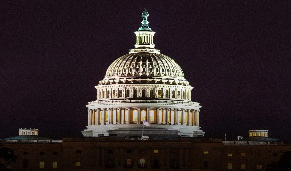 अमेरिकी प्रवास नीति में बदलाव: 30 देशों पर यात्रा प्रतिबंध की संभावना