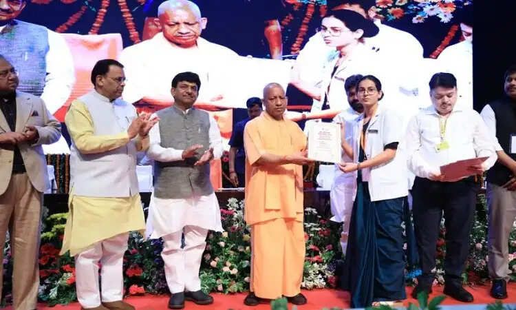 योगी आदित्यनाथ ने 481 युवाओं को नियुक्ति पत्र वितरित किए, रोजगार मिशन की सफलता पर जोर