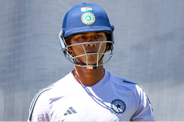 भारत-ए और इंग्लैंड लॉयन्स के बीच दूसरा अनाधिकारिक टेस्ट मैच शुरू