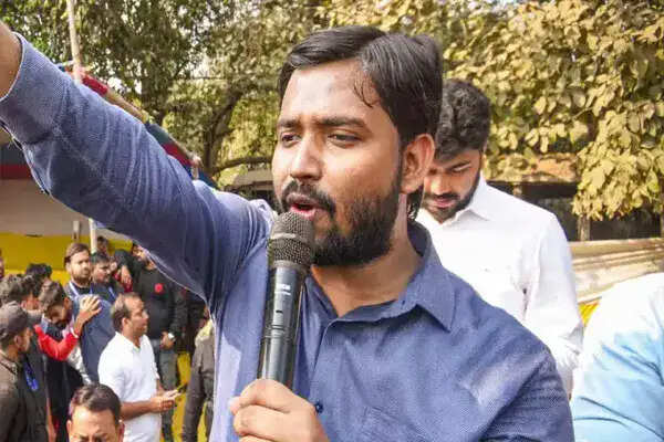 खान सर की गिरफ्तारी का सस्पेंस खत्म, कानूनी रास्ता अपनाने की तैयारी