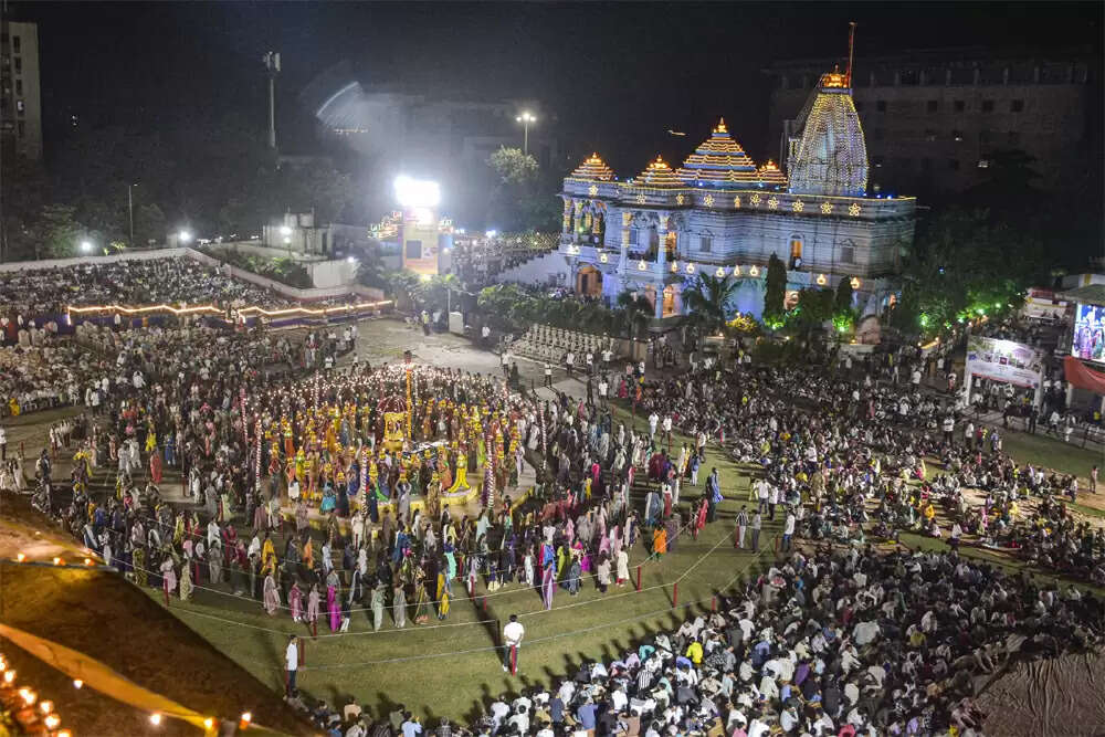 नवरात्रि गरबा में गैर हिंदुओं के प्रवेश पर विवाद