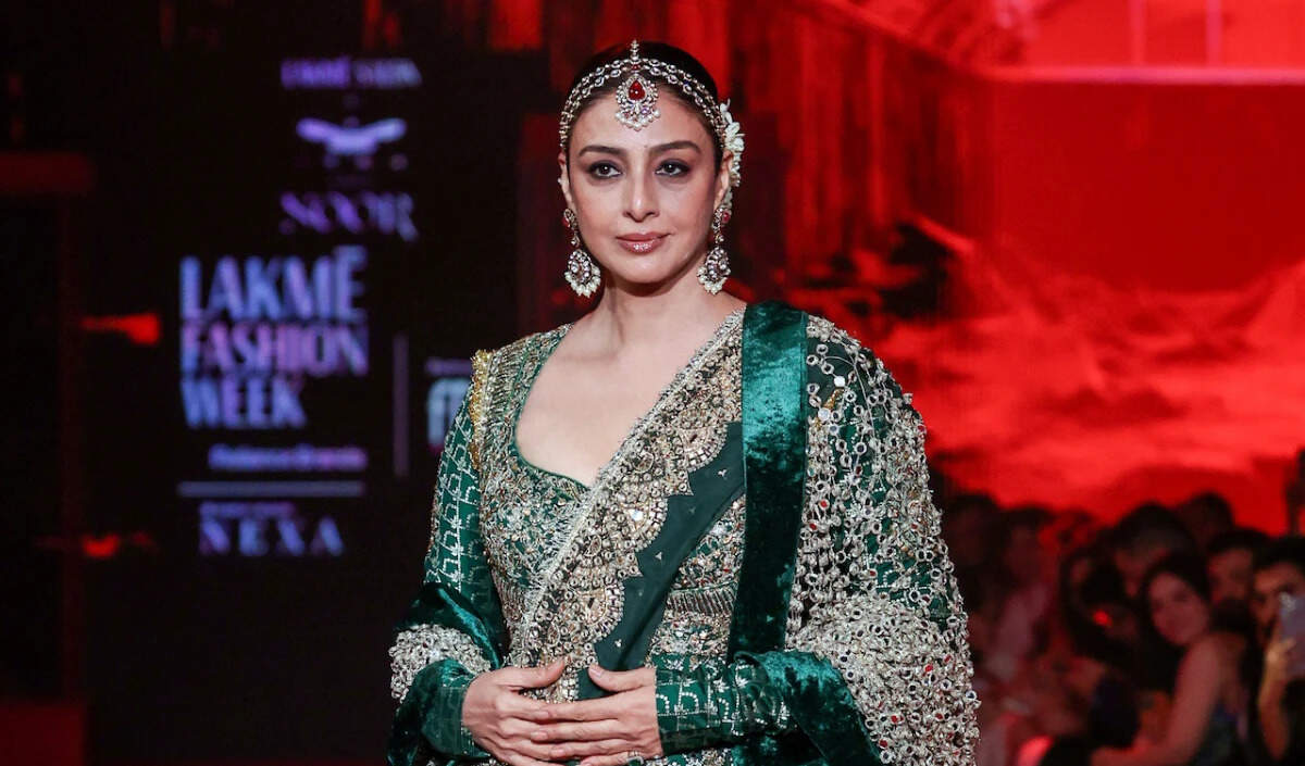 तब्बू: बॉलीवुड की बहुमुखी प्रतिभा और व्यक्तिगत जीवन की जिज्ञासा