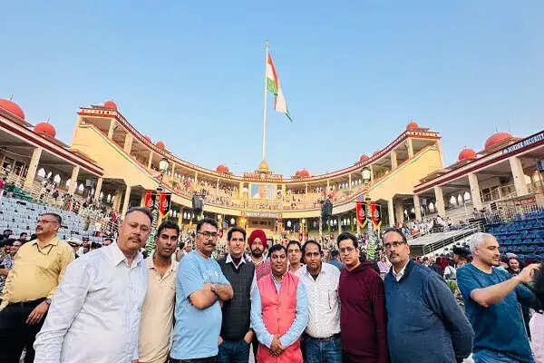 राजस्थान के पत्रकारों ने अटारी बॉर्डर पर रिट्रीट परेड का अवलोकन किया