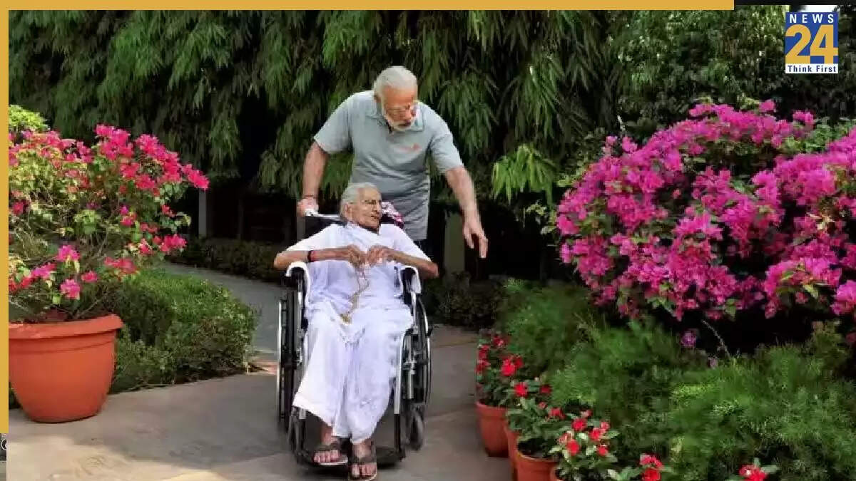 AI वीडियो पर सियासी बवाल: पीएम मोदी और उनकी मां का विवादित वीडियो