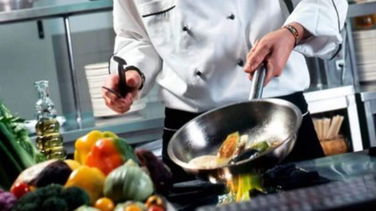 हरियाणा में आर्मी कैंटीन में नौकरी के लिए आवेदन करें: सभी विवरण यहाँ