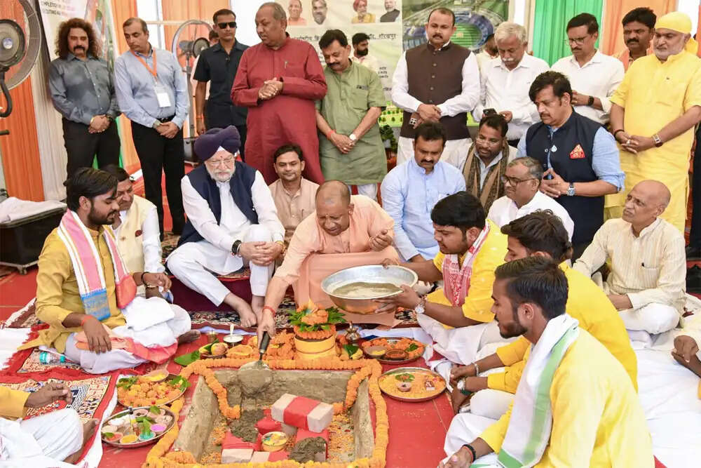 गोरखपुर में अंतरराष्ट्रीय क्रिकेट स्टेडियम का शिलान्यास, खेल संस्कृति को बढ़ावा