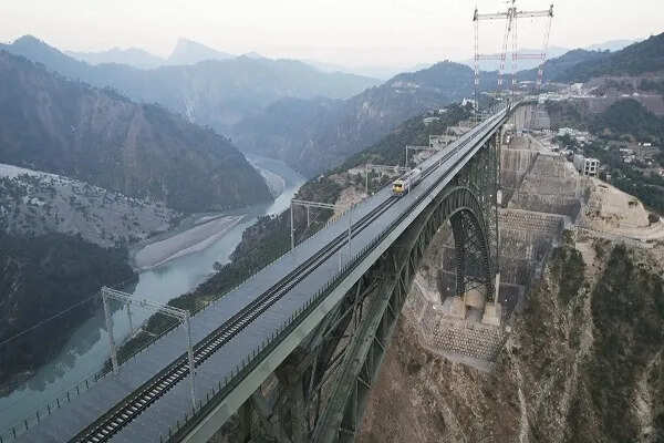 प्रधानमंत्री मोदी करेंगे कटरा-श्रीनगर वंदे भारत एक्सप्रेस का उद्घाटन