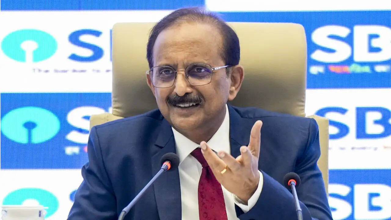 SBI के नए नियम: ATM से मुफ्त निकासी की सीमा में बदलाव