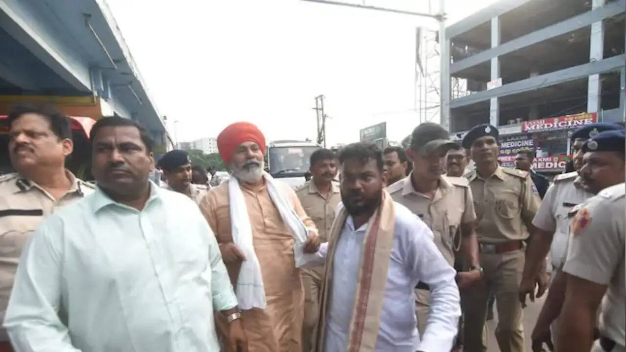 किसान नेता Rakesh Tikait की गिरफ्तारी: क्या है ओडिशा में बढ़ते तनाव का कारण?