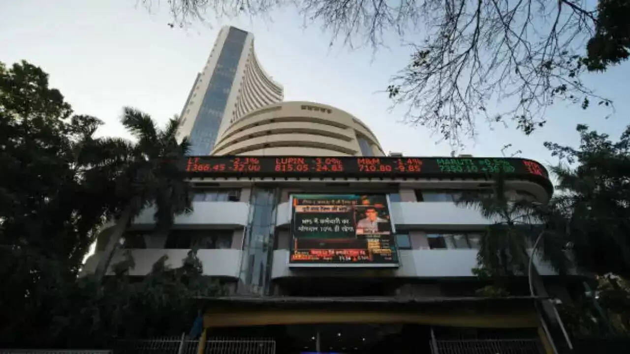 भारतीय शेयर बाजार में भारी गिरावट, ट्रंप के टैरिफ का असर