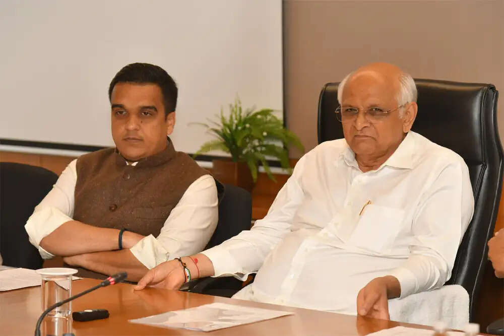 गुजरात सरकार की नई पहल पर उठे सवाल, प्रेम विवाह में परिवार की सहमति अनिवार्य