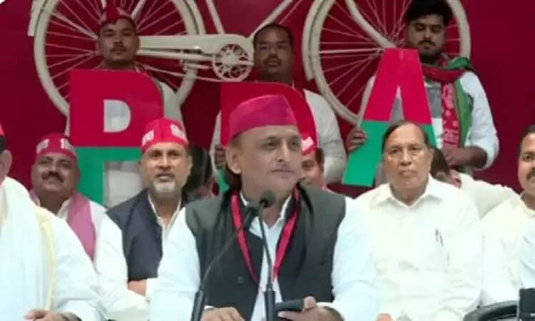 अखिलेश यादव की गाड़ी का आठ लाख रुपये का चालान, भाजपा पर लगाए गंभीर आरोप