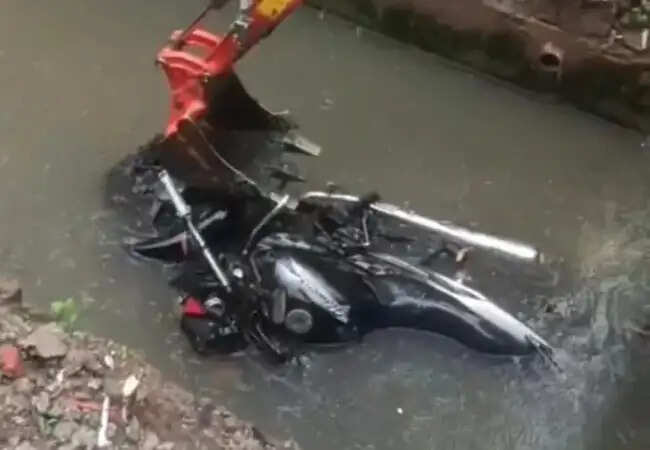 हमीरपुर में पिता और बेटी का नाला गिरने से बचा बड़ा हादसा