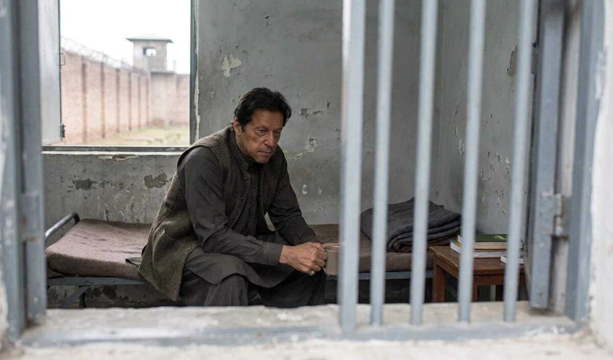 पाकिस्तान में इमरान खान के खिलाफ गंभीर आरोप, परिवार ने उठाए सवाल