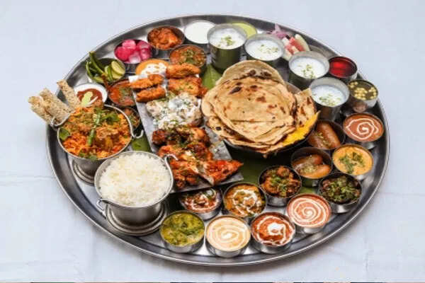 जून में शाकाहारी और मांसाहारी थालियों की कीमतों में गिरावट