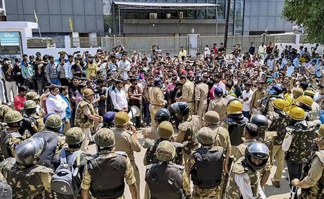 दिल्ली यूनिवर्सिटी की छात्रा आकृति चौधरी को मिली बड़ी राहत, हाईकोर्ट ने रिहा करने का दिया आदेश