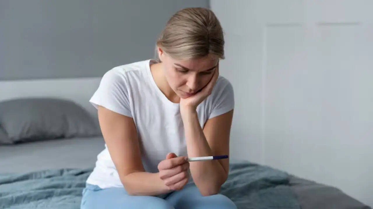 कम उम्र में हार्मोनल असंतुलन: कारण और समाधान