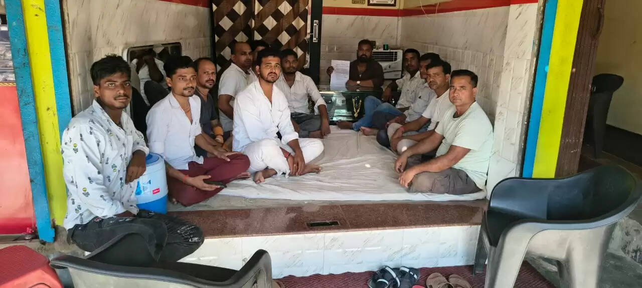 खनुआ बाजार में ज्वेलरी दुकान में चोरी, पुलिस की निष्क्रियता पर व्यापारियों का आक्रोश
