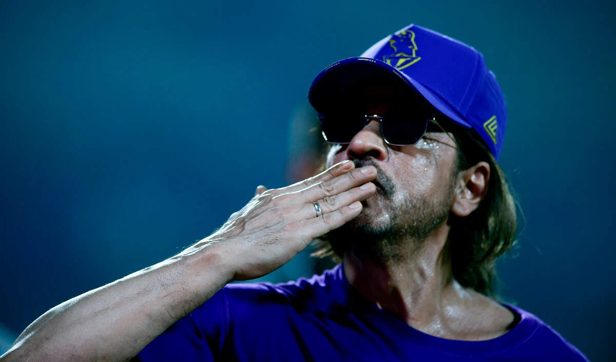 शाहरुख खान ने 60वें जन्मदिन पर प्रशंसकों से मिलने में असमर्थता जताई