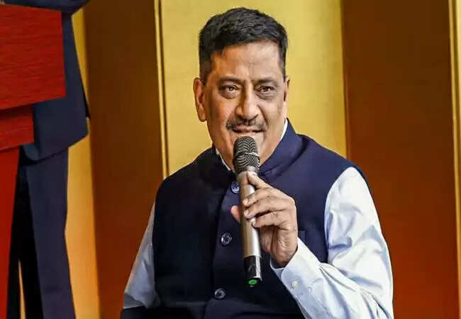 बिहार विधानसभा चुनाव: सांसद संजय झा ने मतदान प्रतिशत पर जताई खुशी