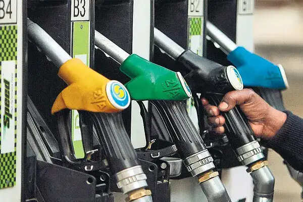 पेट्रोल-डीजल की कीमतों में वृद्धि की अफवाहें निराधार: सरकार का स्पष्टीकरण