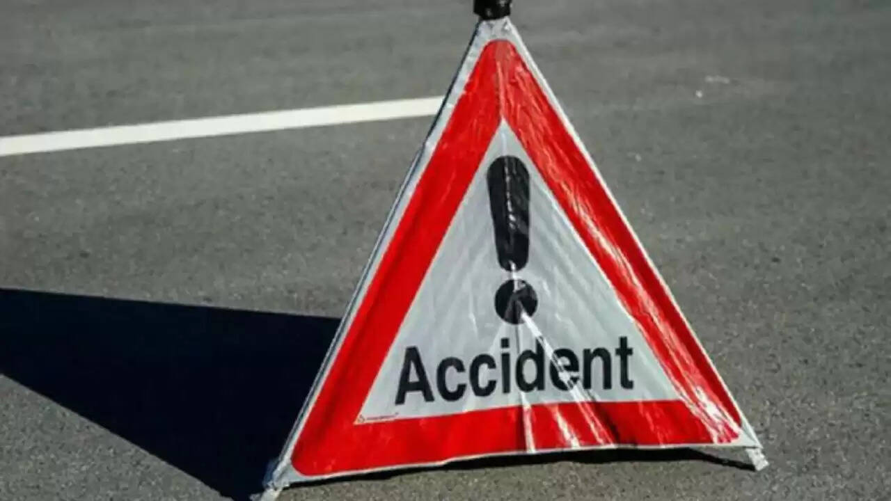 तेलंगाना में ट्रक और बस की टक्कर, 20 लोगों की जान गई