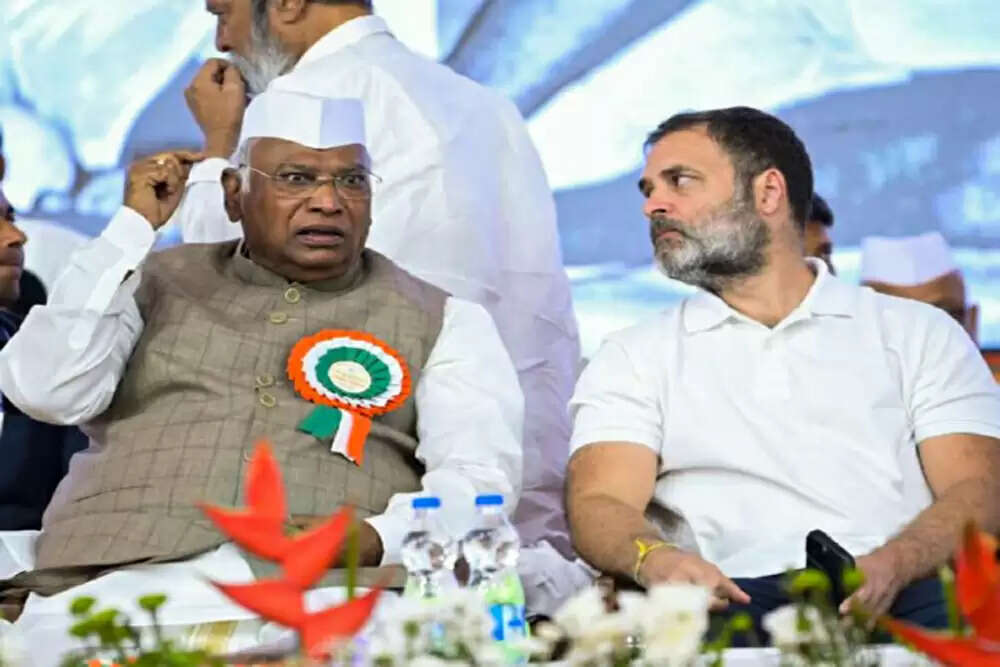कांग्रेस में भाजपा के प्रति निष्ठा रखने वाले नेताओं की पहचान में चुनौती