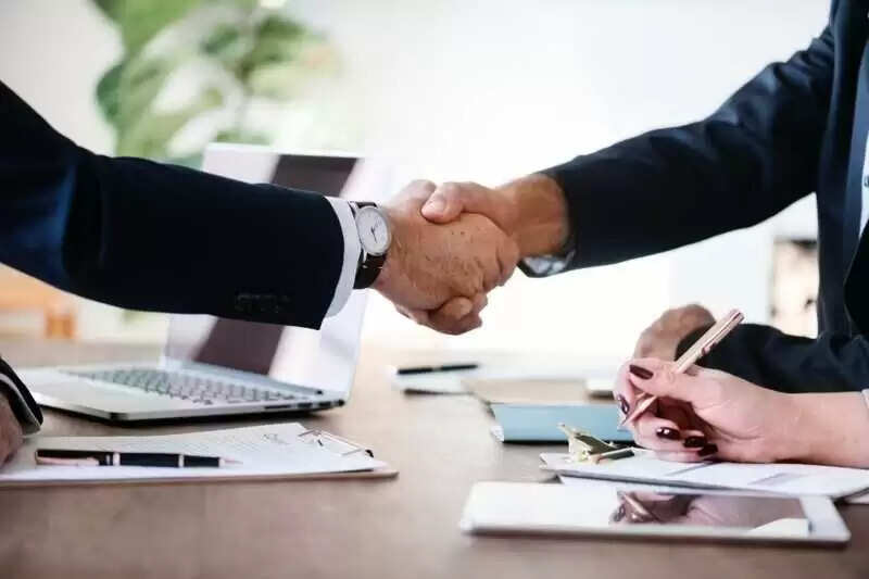 सफलता की नई परिभाषा: क्या केवल डिग्री और नौकरी ही है असली सफलता?