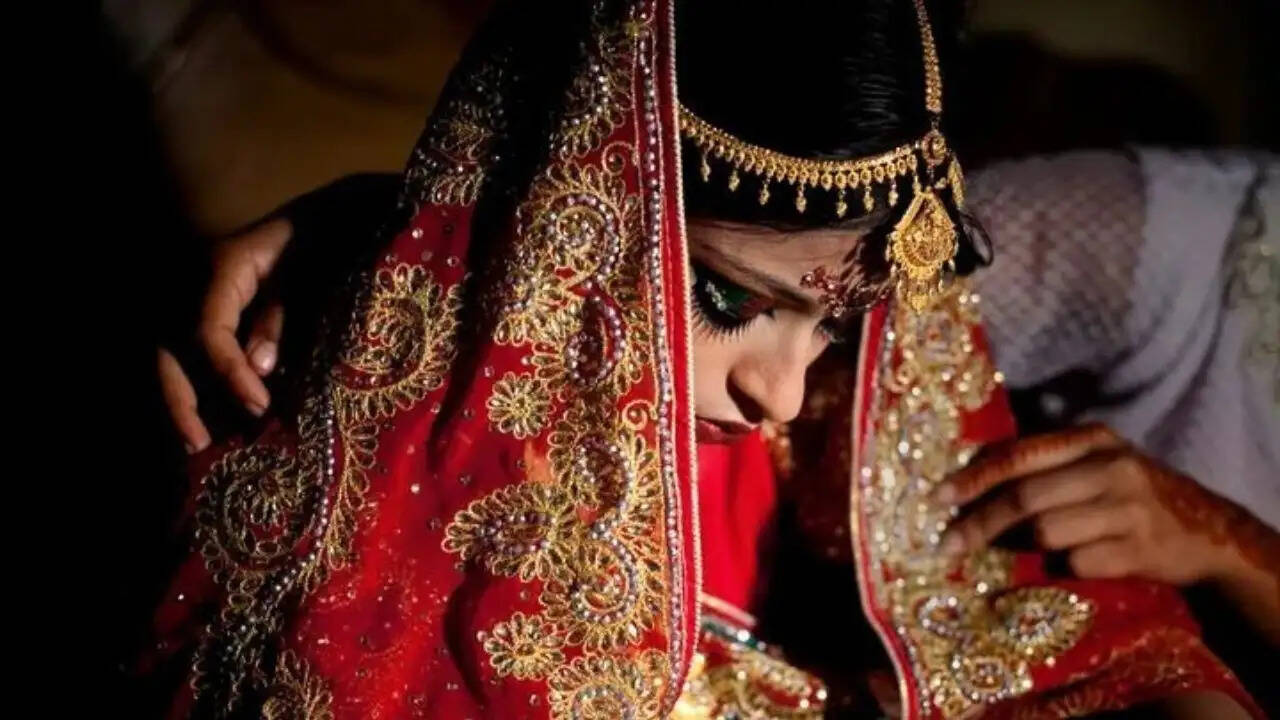 उत्तर प्रदेश में 13 वर्षीय दुल्हन की आत्महत्या: क्या है इस दर्दनाक घटना की सच्चाई?