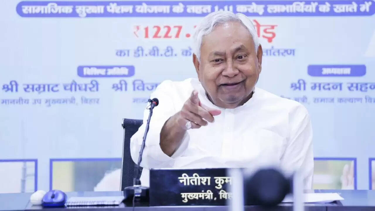 बिहार सरकार की नई पहल: विकास मित्रों को टैबलेट और भत्ते में वृद्धि