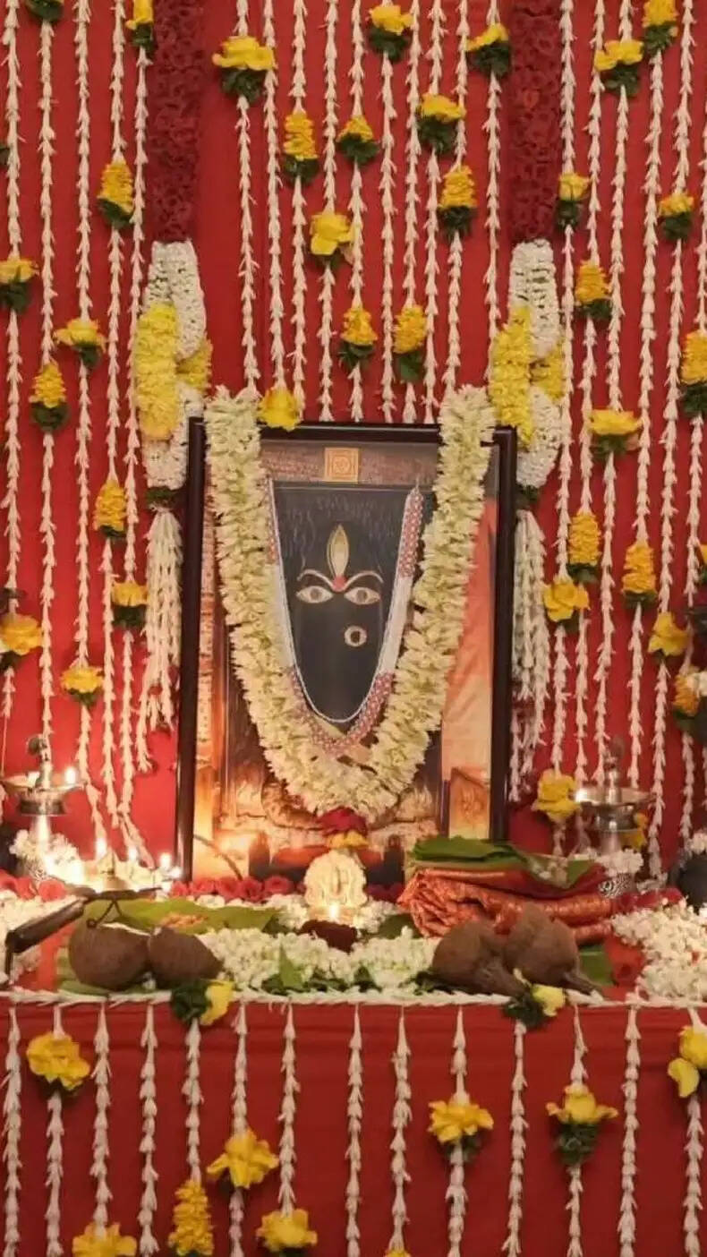 तमन्ना भाटिया ने घर में लिंग भैरवी देवी की पूजा की