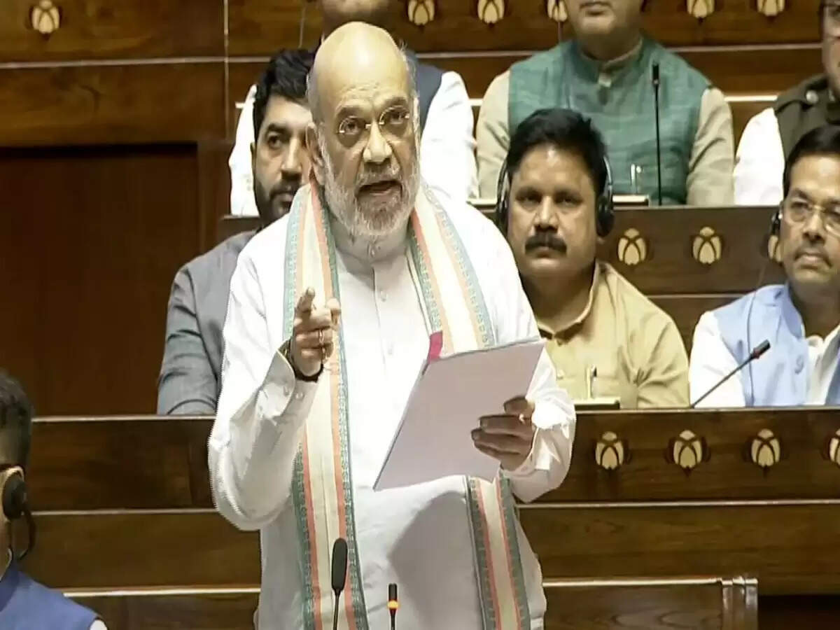 अमित शाह का विपक्ष को सख्त जवाब, पीएम मोदी की मौजूदगी पर उठे सवाल