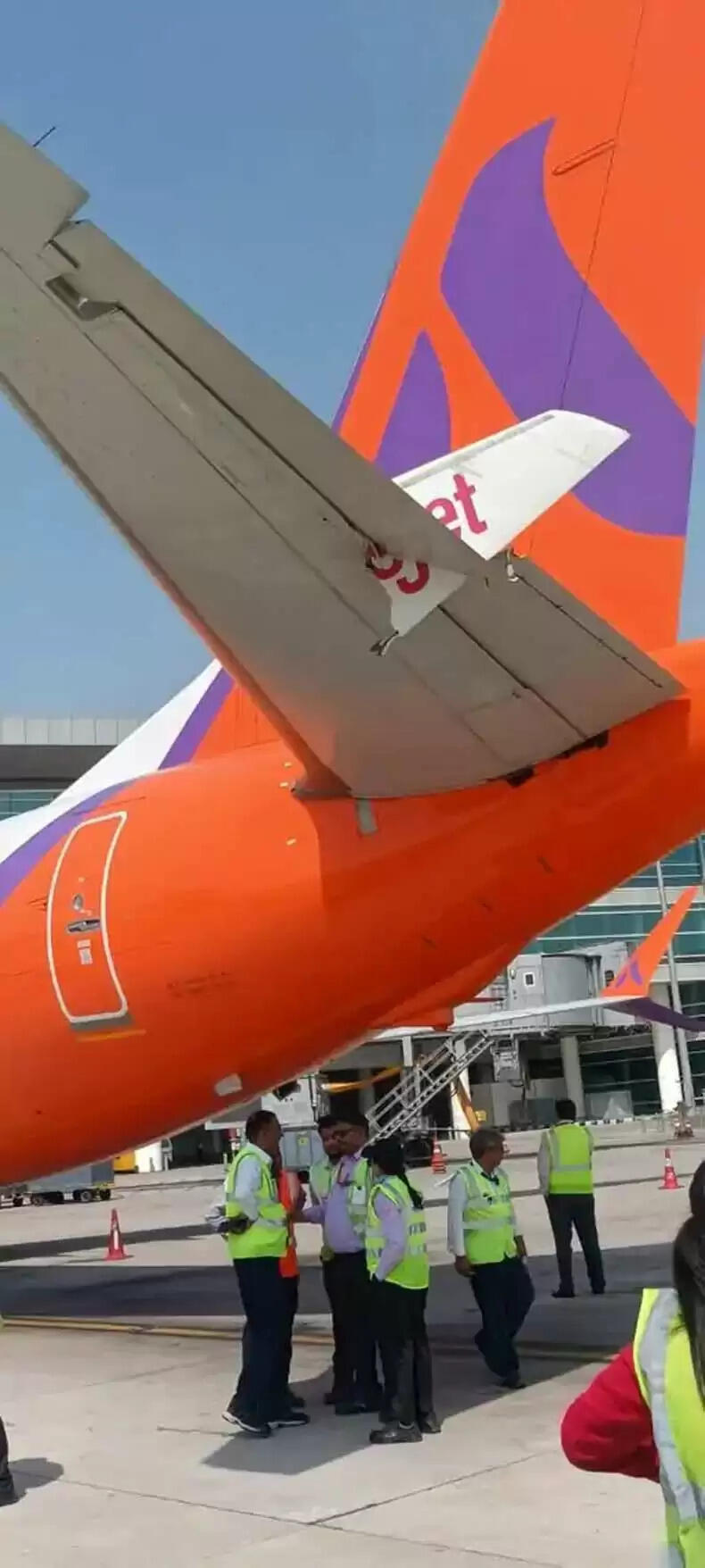 दिल्ली एयरपोर्ट पर अकासा एयर और स्पाइसजेट विमानों की टक्कर, सभी यात्री सुरक्षित