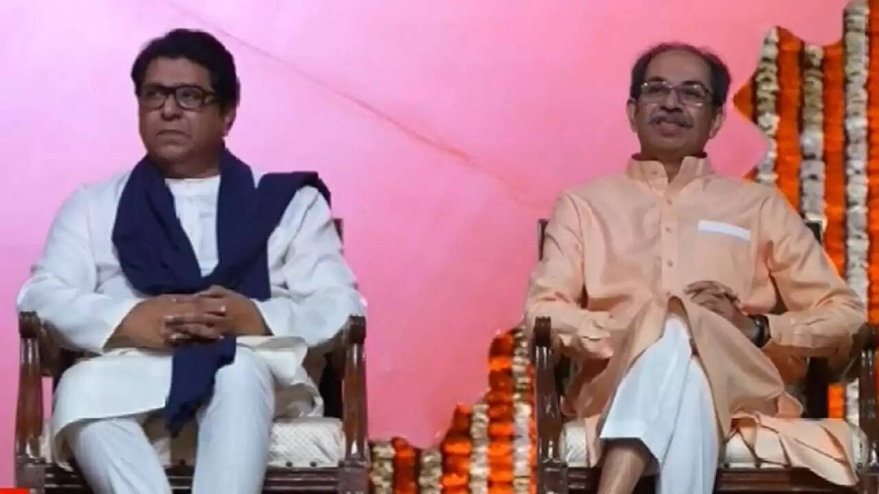 राज ठाकरे और उद्धव ठाकरे का ऐतिहासिक पुनर्मिलन: फडणवीस पर तीखा हमला