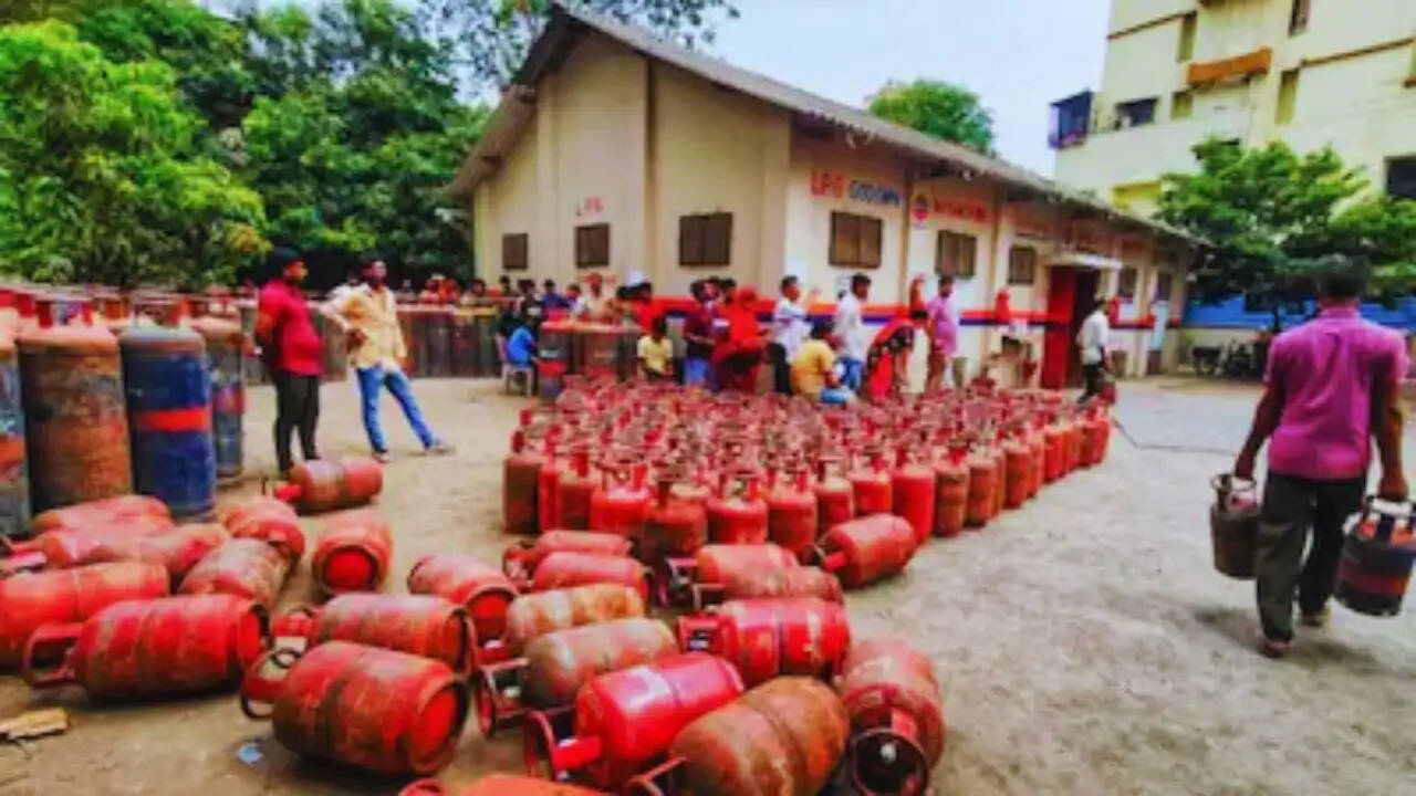 क्या है LPG संकट? जानें सरकार के PNG को बढ़ावा देने के प्रयास