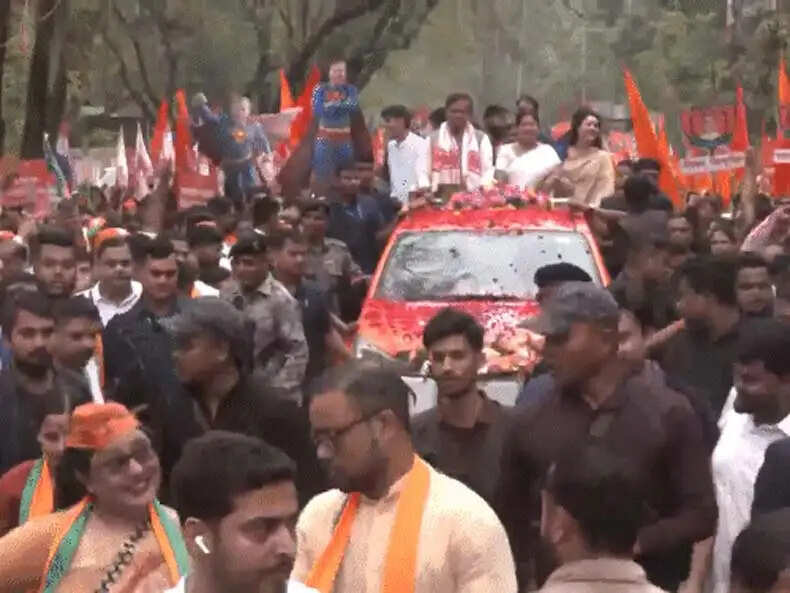 पश्चिम बंगाल और असम में चुनावी हलचल: टीएमसी ने हाईकोर्ट में दायर की याचिका