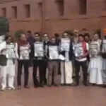 विपक्ष का संसद के बाहर प्रदर्शन, राहुल गांधी ने वीबी जी रामजी बिल पर उठाई आवाज