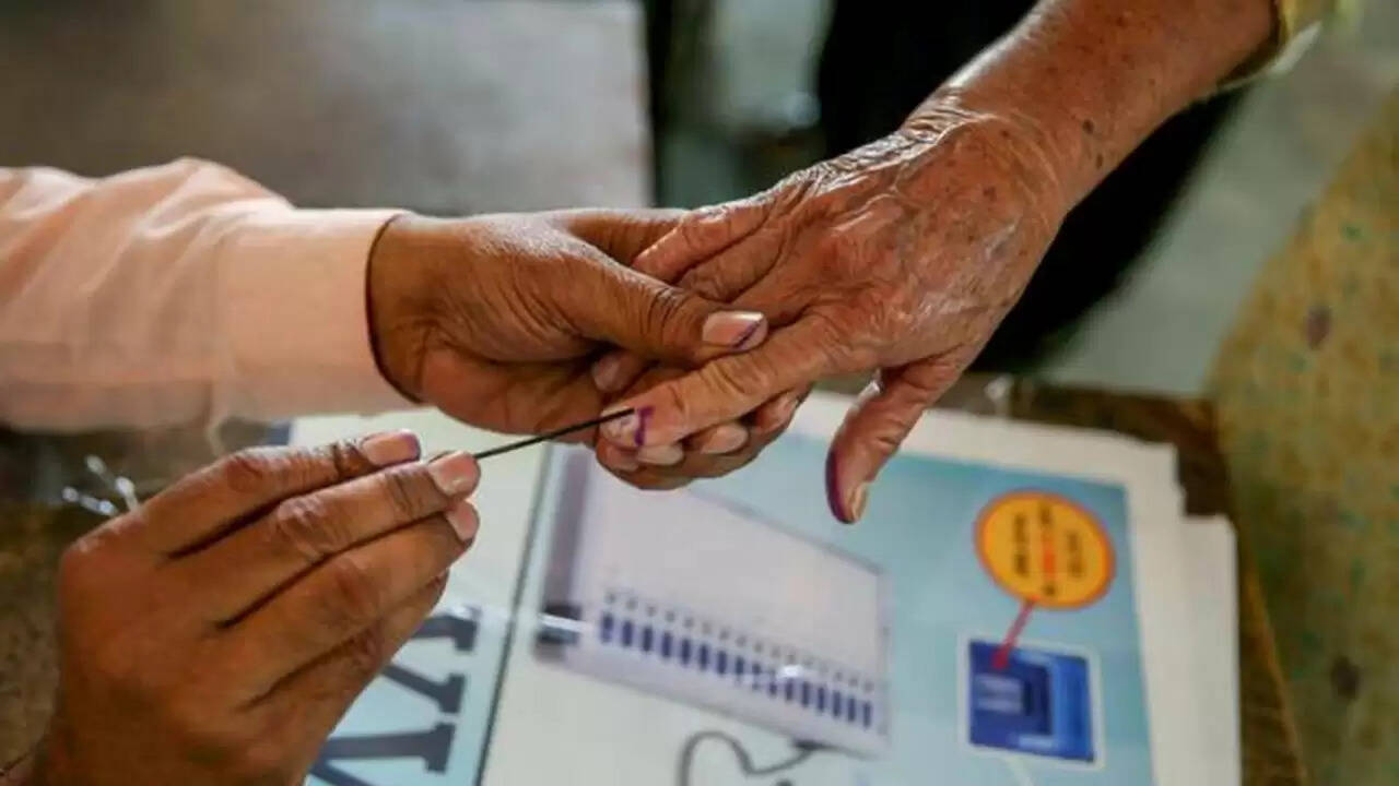 लुधियाना वेस्ट उपचुनाव: AAP और कांग्रेस के बीच कड़ा मुकाबला, परिणाम का इंतजार