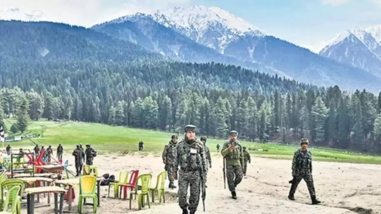 जम्मू-कश्मीर में सुरक्षाबलों की बड़ी कार्रवाई: पहलगाम हमले के मास्टरमाइंड समेत तीन आतंकवादी ढेर