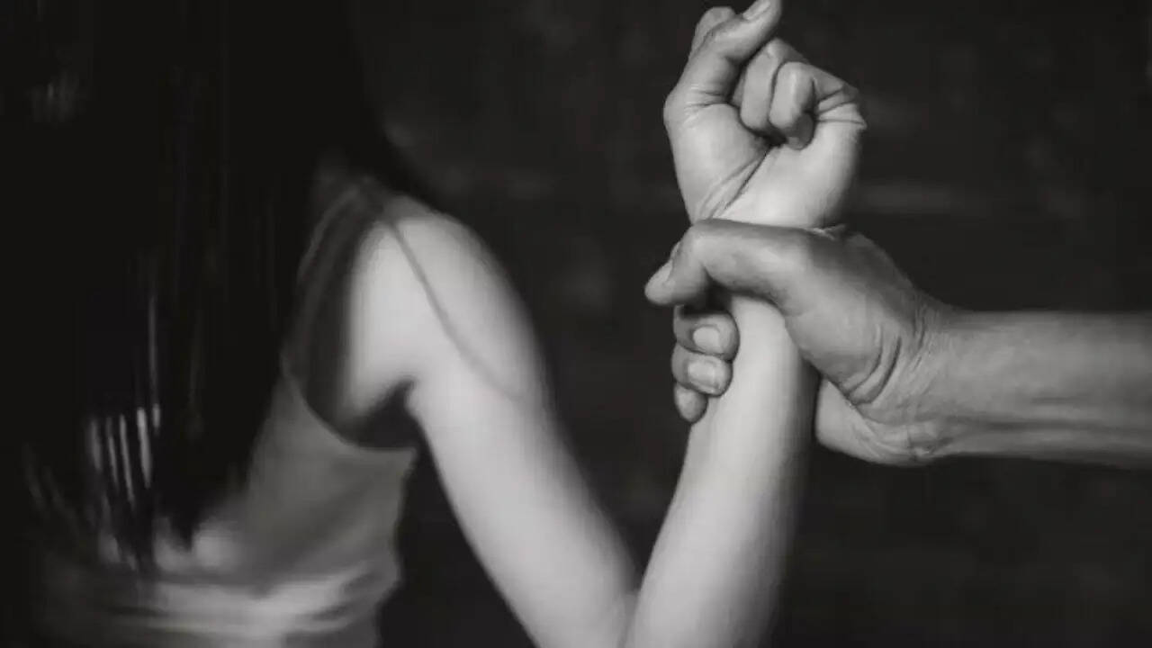 हैदराबाद में महिला के साथ छेड़छाड़ की घटना, पुलिस ने शुरू की जांच