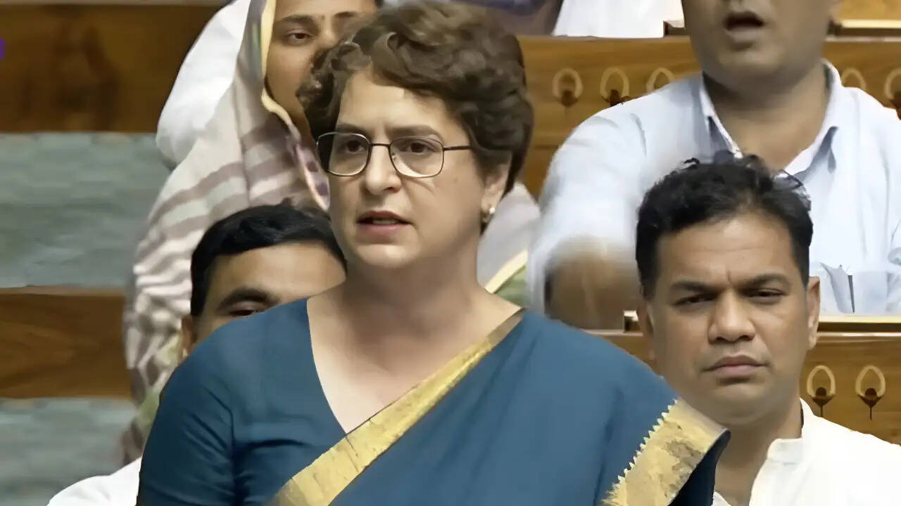 प्रियंका गांधी का संसद में एंटी-पेपर लीक बिल पर केंद्र सरकार पर हमला