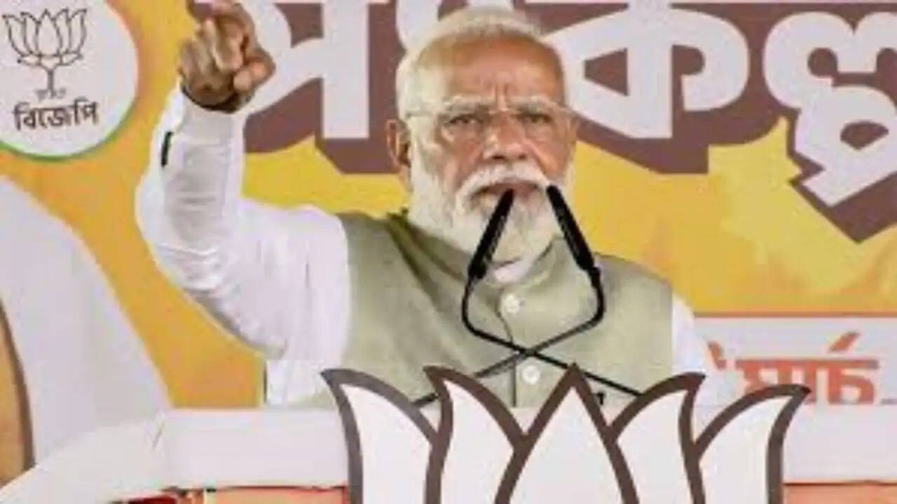 प्रधानमंत्री मोदी ने चुनावी दौरे में विकास परियोजनाओं की घोषणा की