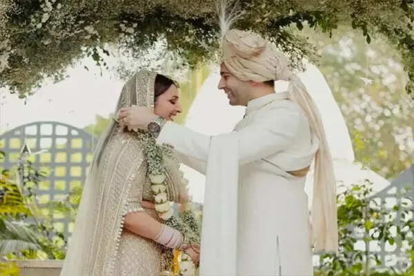 राघव चड्ढा और परिणीति चोपड़ा की शादी: आम आदमी पार्टी में विवाद का नया मोड़