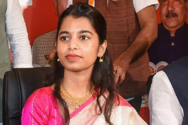 मैथिली ठाकुर ने विवाह पंचमी पर दी शुभकामनाएं