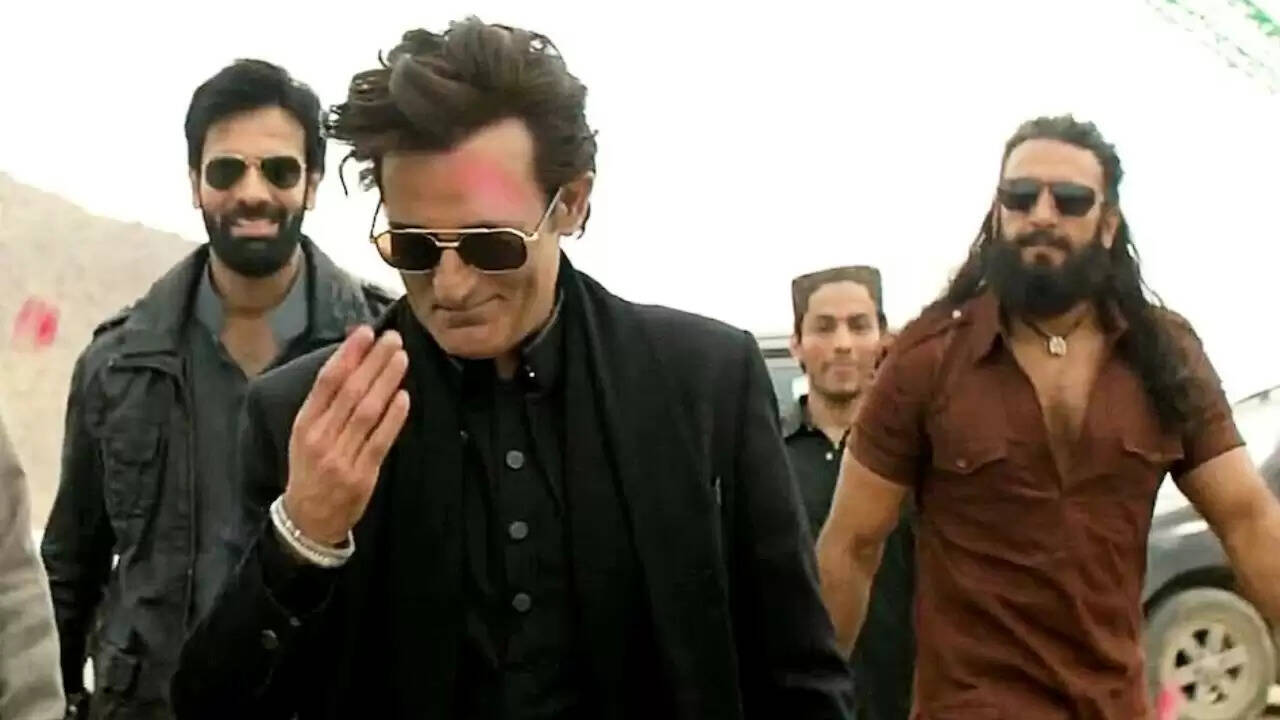 अक्षय खन्ना की दमदार वापसी: 'धुरंधर' में छा गए