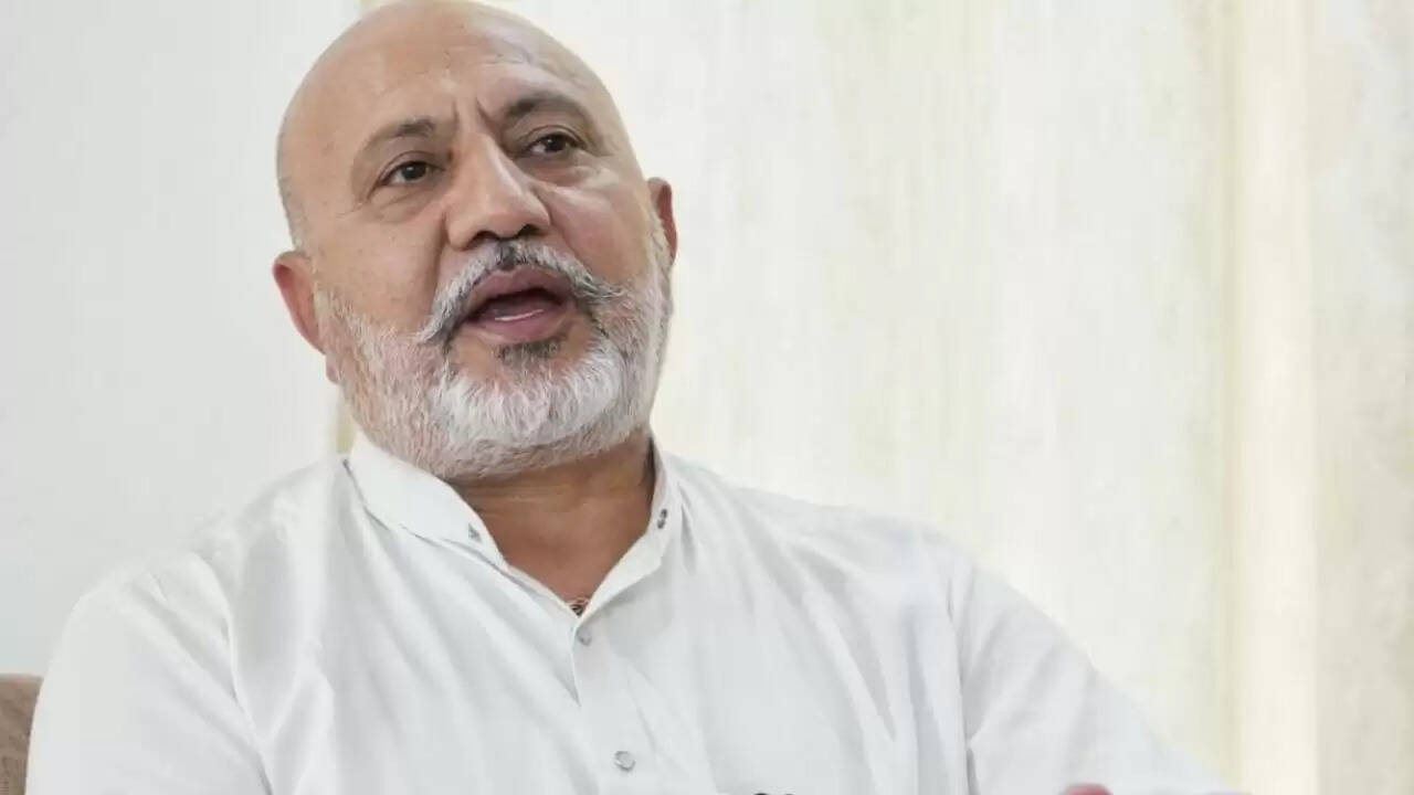 आप नेता बलतेज पन्नू ने सुखबीर बादल पर किया तीखा हमला
