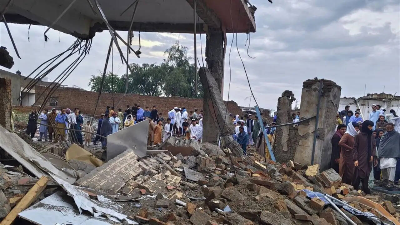 पाकिस्तान और अफगानिस्तान के बीच बढ़ता तनाव: सीजफायर का टूटना और हमले की नई लहर