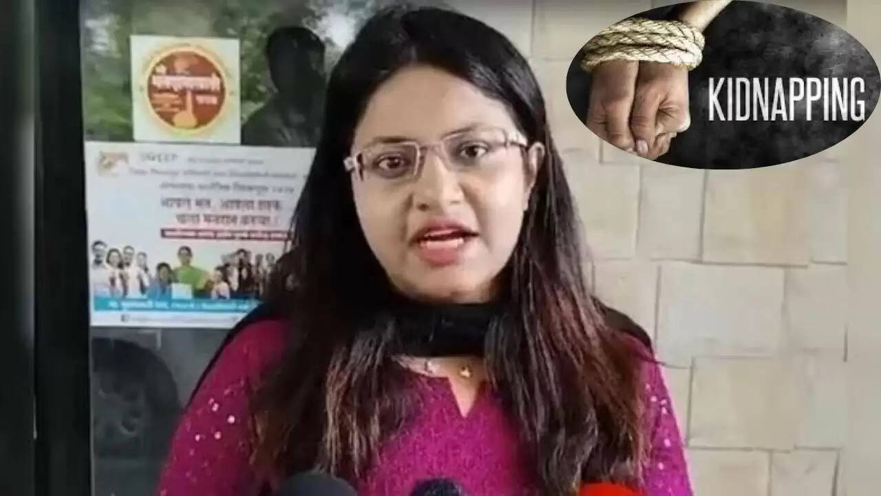 पुणे पुलिस ने निलंबित आईएएस प्रशिक्षु की मां के खिलाफ दर्ज किया मामला