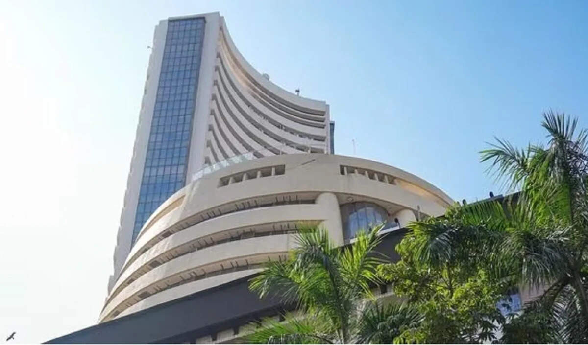 भारतीय शेयर बाजार में हलचल: निवेशकों के लिए क्या है आगे?